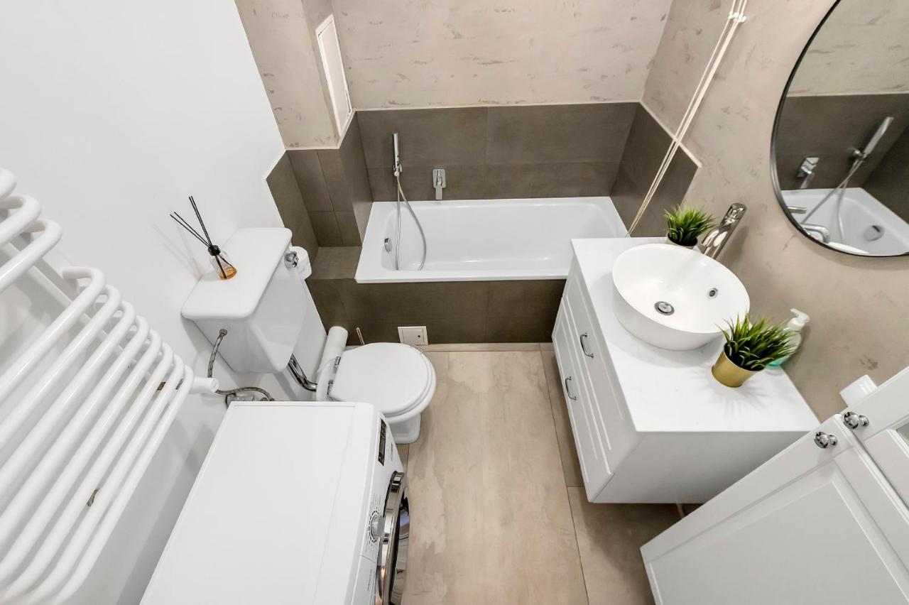 Lumina 4-Room Apart With Large Balcony Varšava Exteriér fotografie